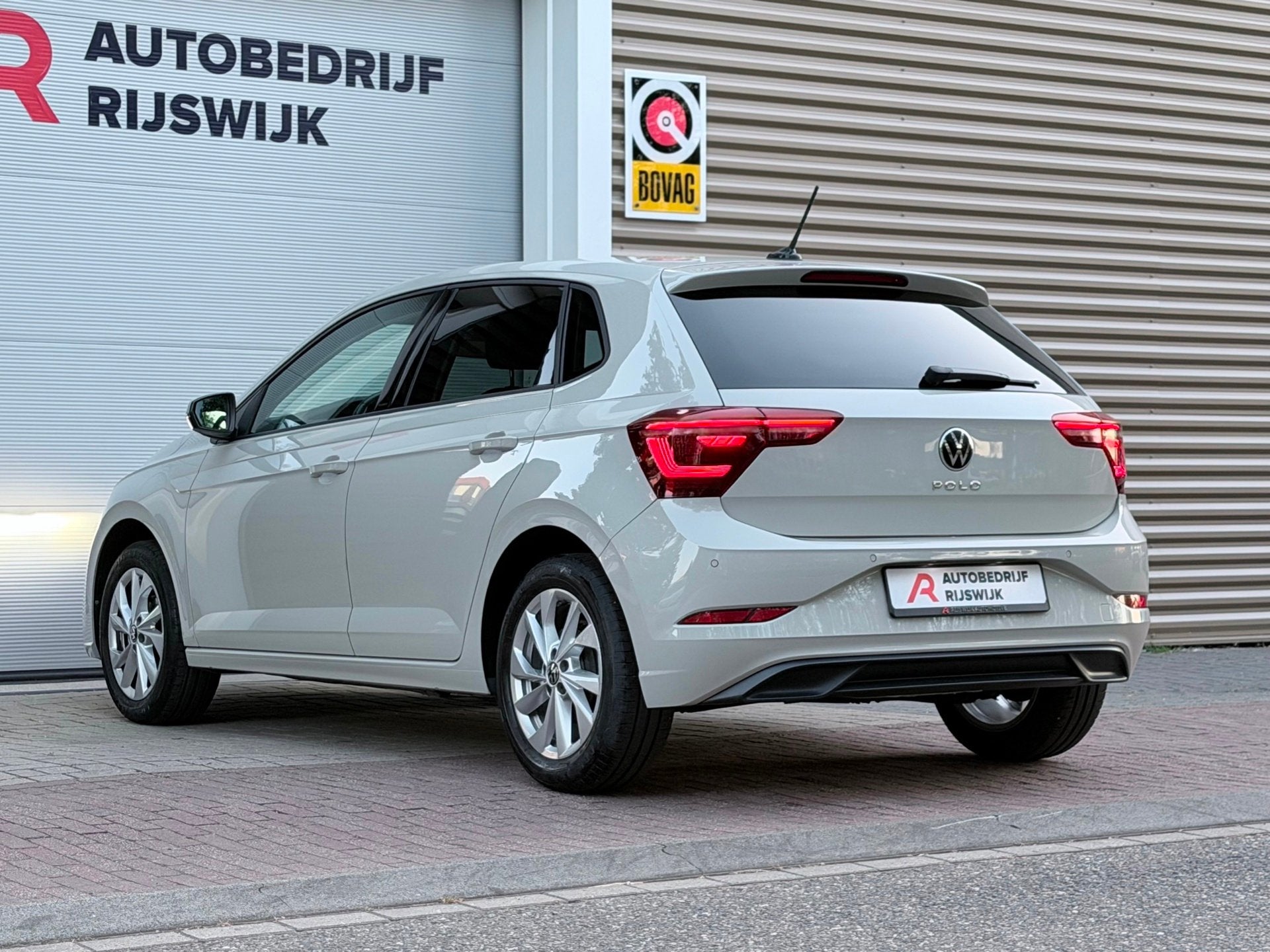 Foto 8 van Volkswagen Polo 1.0 TSI Style IQ.Light/Camera/AppleCar
