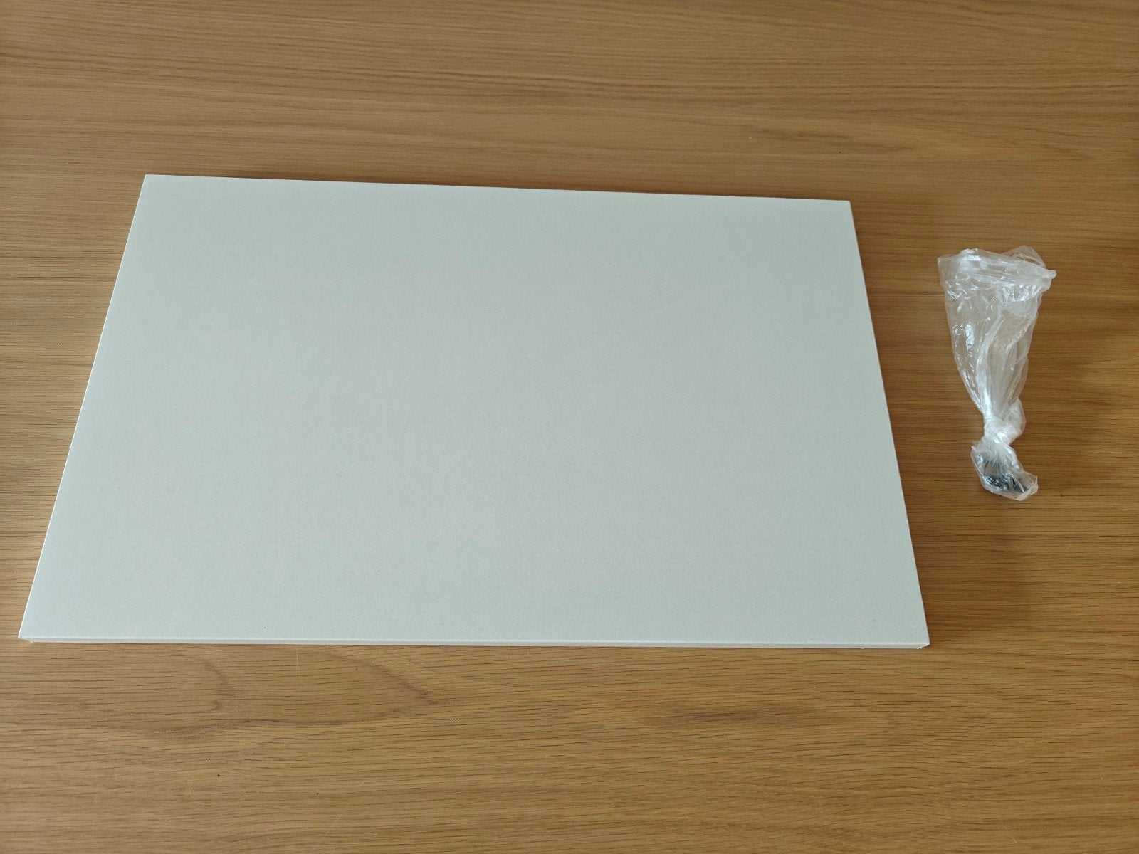 IKEA BESTA plank 56x36cm met plankendragers, Ophalen, Zo goed als nieuw