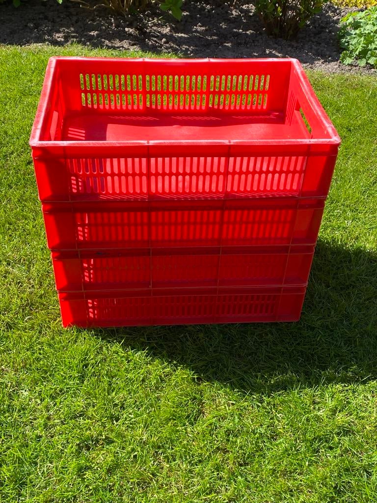 4 mooie en schone stapelkratten met statiegeld, Ophalen, 40 tot 60 cm, 50 tot 75 cm, Minder dan 35 cm