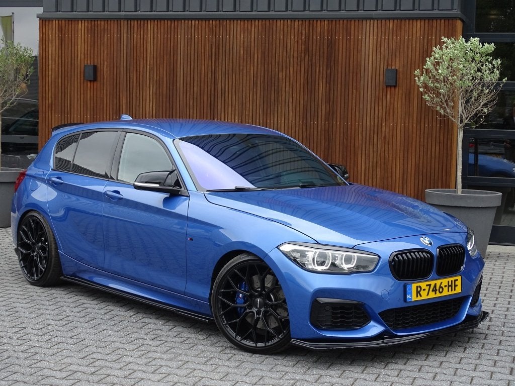 BMW 1-serie M140i 560PK / Brembo / Zaero Edit / Stage 2 / Bi, Auto's, BMW, Stof, Euro 6, Blauw, 14 km/l