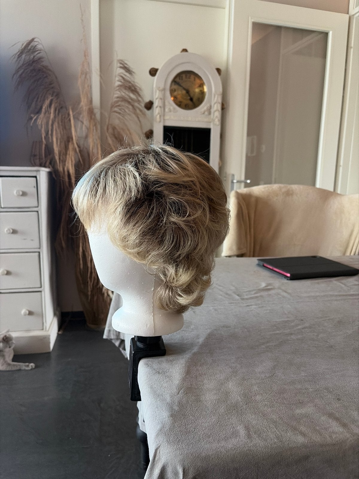 Blonde pruik met krullen, Ophalen of Verzenden, Zo goed als nieuw, Pruik of Haarverlenging