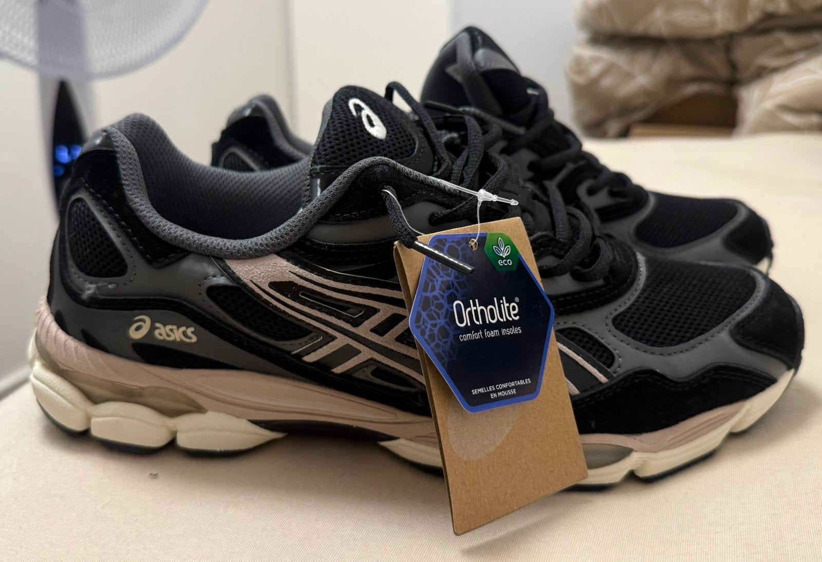 Asics Gel NYC Zwart beige - Maat 43,5 - Nieuw, Sport en Fitness, Loopsport en Atletiek, Ophalen of Verzenden, Zo goed als nieuw