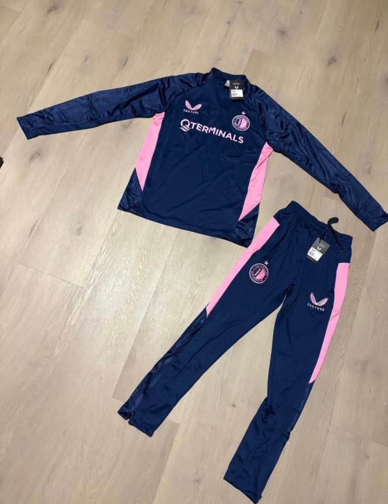 Laatste Feyenoord trainingspak maat S, Maat S, Ophalen of Verzenden, Nieuw, Shirt