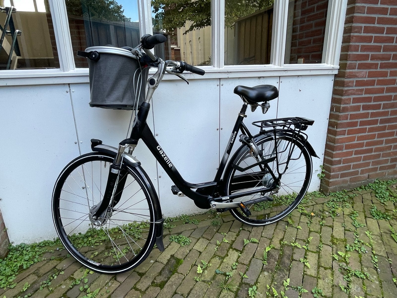 Gazelle Orange C7 fiets met Ortlieb mandje (klikfx systeem), Fietsen en Brommers, Ophalen, (Extra) lage instap, Velgrem, Zo goed als nieuw