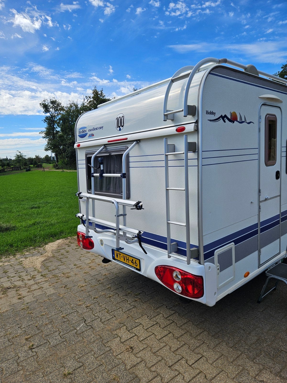 Hobby Excellent Easy 400 SF Caravan met Mover en Fietsenrek, Caravans en Kamperen, Vast bed, Hobby, Treinzit, 750 - 1000 kg