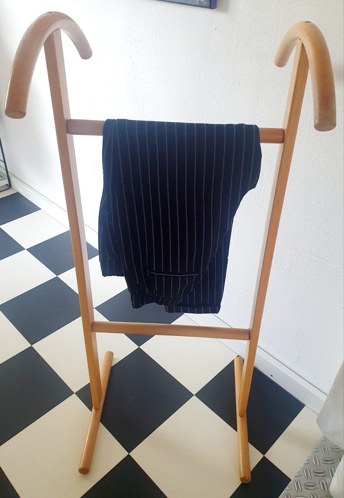 Kleding butler kleding hanger standaard dressboy, Ophalen, Zo goed als nieuw, Hout, Kinderen en Volwassenen