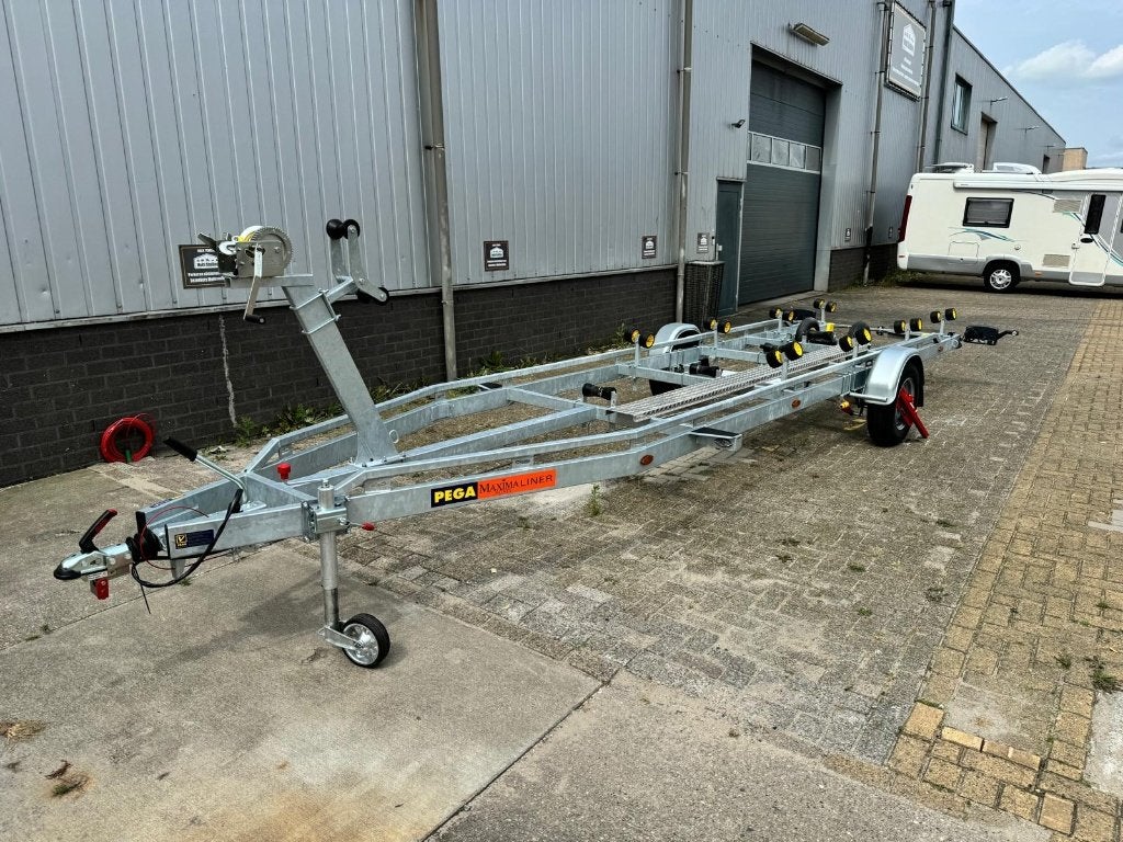 Pega V-Liner Boottrailer - Zo goed als nieuw, Watersport en Boten, Ophalen, 1500 tot 3000 kg, Sloepentrailer, 6 tot 9 meter