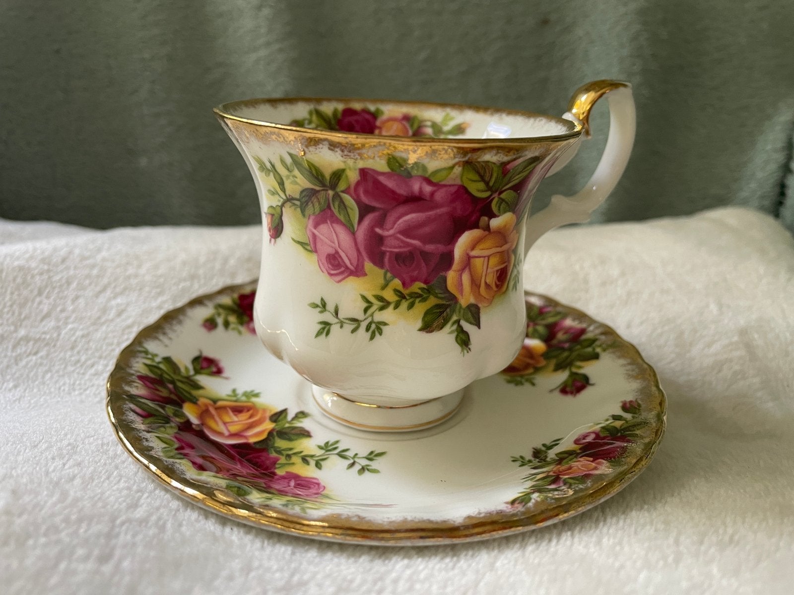 Royal Albert kopje Old Country Roses, Ophalen of Verzenden, Zo goed als nieuw, Porselein, Kop en/of schotel