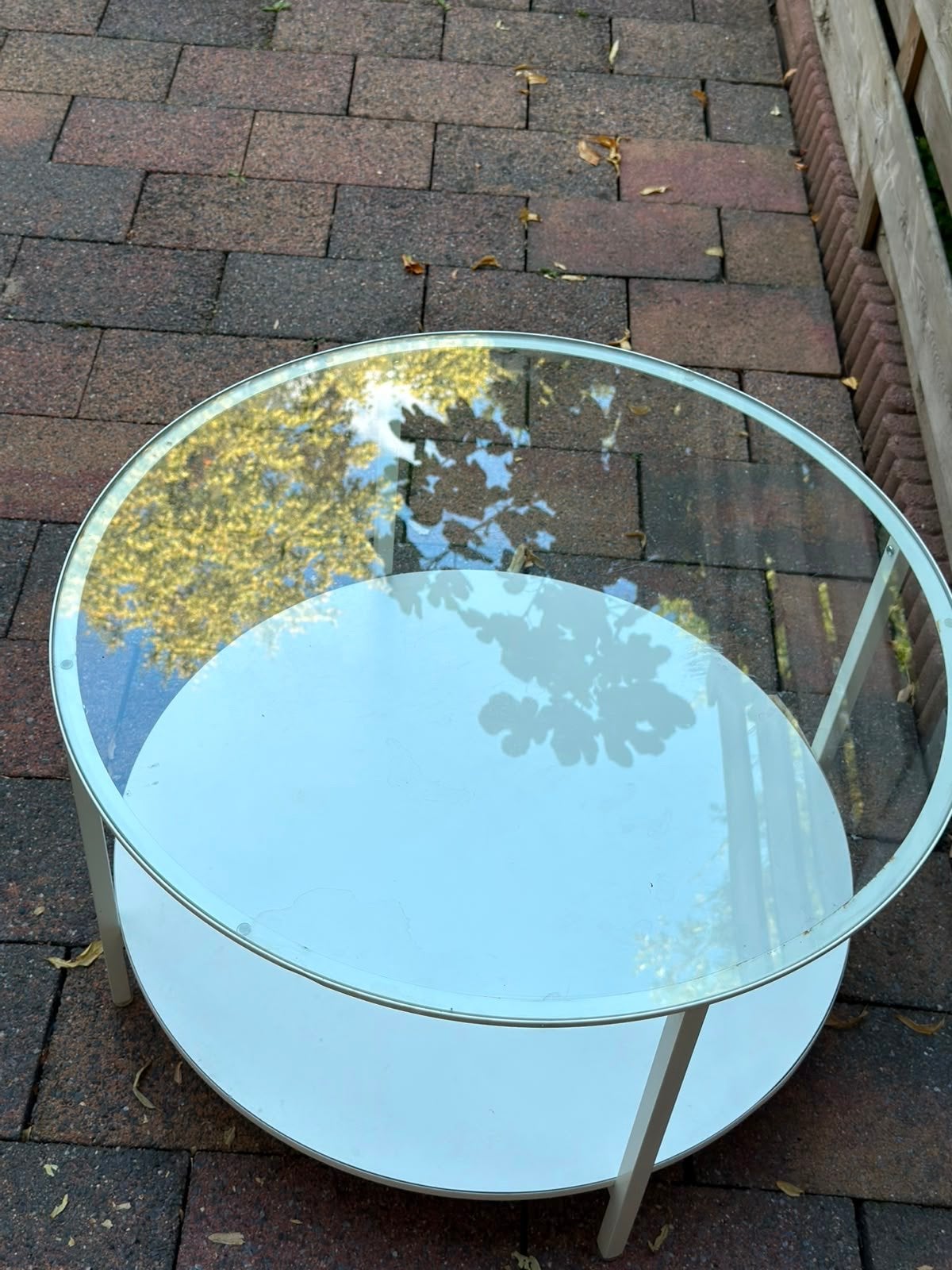 Witte ronde bijzettafel met glazen blad - 75x45cm, Ophalen, Gebruikt, Rond, 50 tot 100 cm