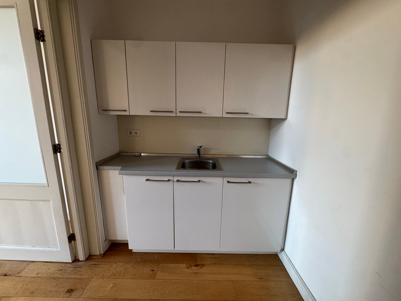 MOET WEG! Compacte keuken met spoelbak en koelkast, Gebruikt, Wit, Enkelwandige keuken, Ophalen of Verzenden