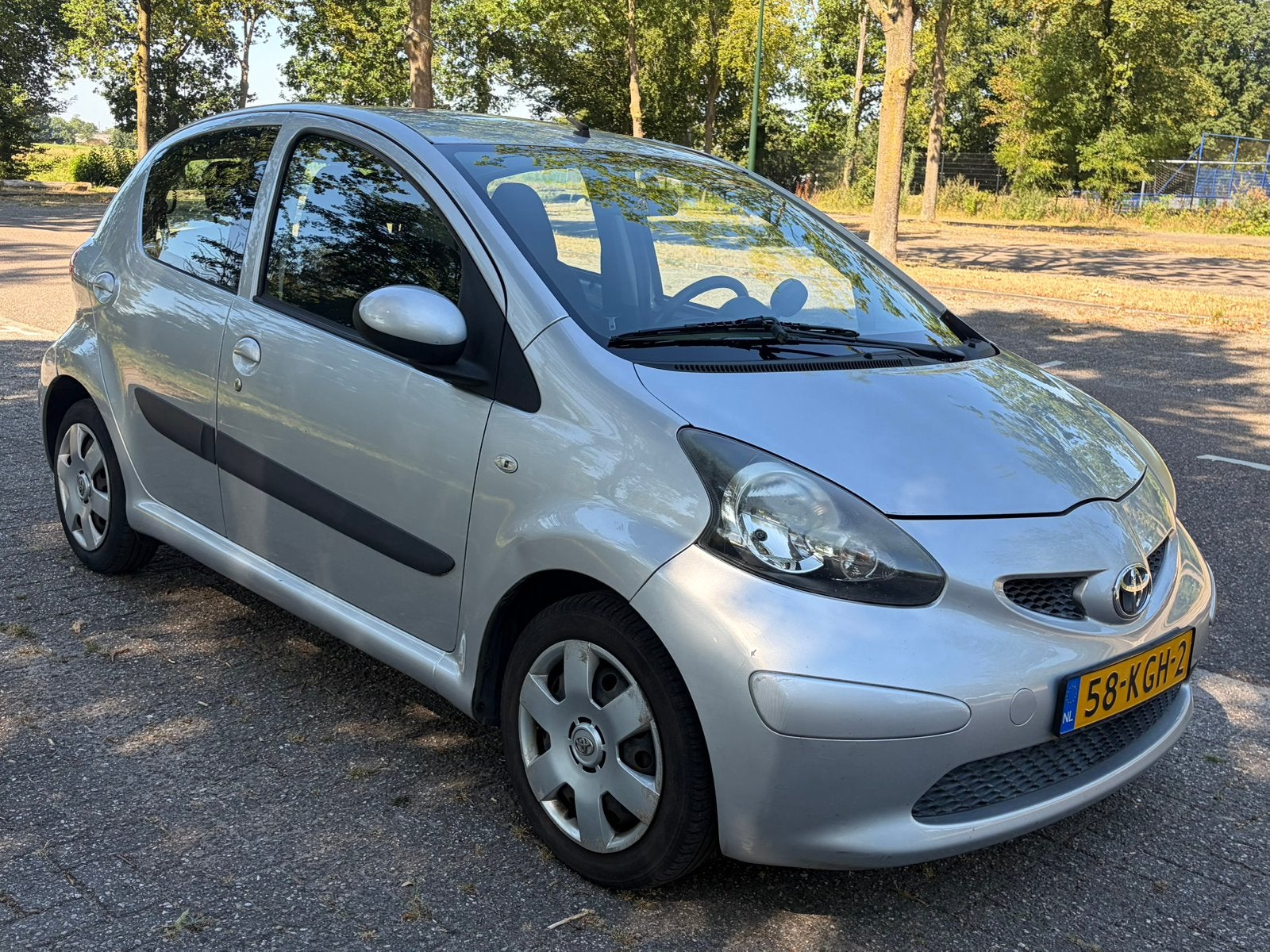 Toyota Aygo 1.0 12V Vvt-i 5DRS 2008 Grijs, Auto's, Voorwielaandrijving, 4 stoelen, 68 pk, Handgeschakeld