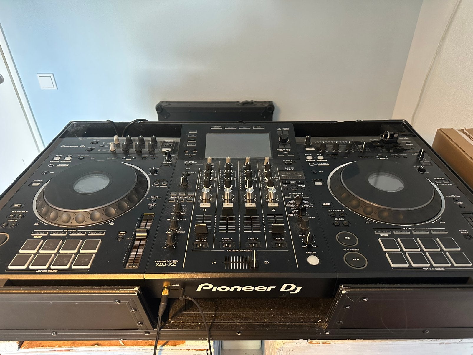 Foto 2 van Pioneer XDJ-XZ - Incl. Flightcase (t.w.v. 200,-)