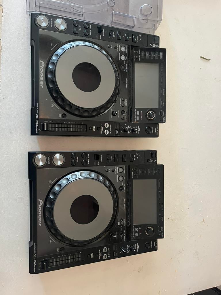 2X PIONEER CDJ NEXUS 2000 INCL FLIGHTCASES EN COVER, Muziek en Instrumenten, Dj-sets en Draaitafels, Ophalen, Zo goed als nieuw