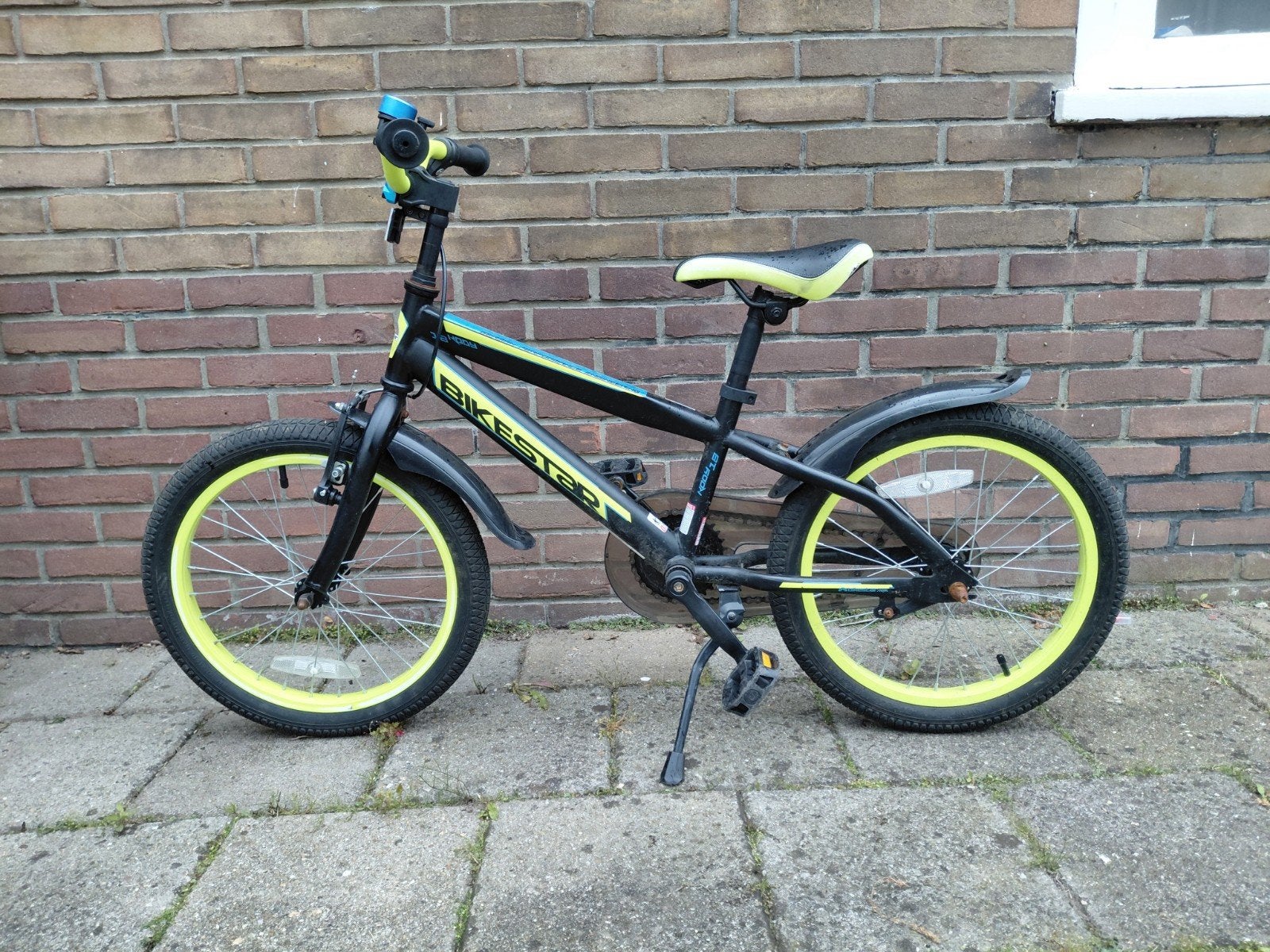 Bikestar Kinderfiets 18 inch - Zwart/Neon Geel, Fietsen en Brommers, Fietsen | Kinderfietsjes, Ophalen, Gebruikt, Terugtraprem