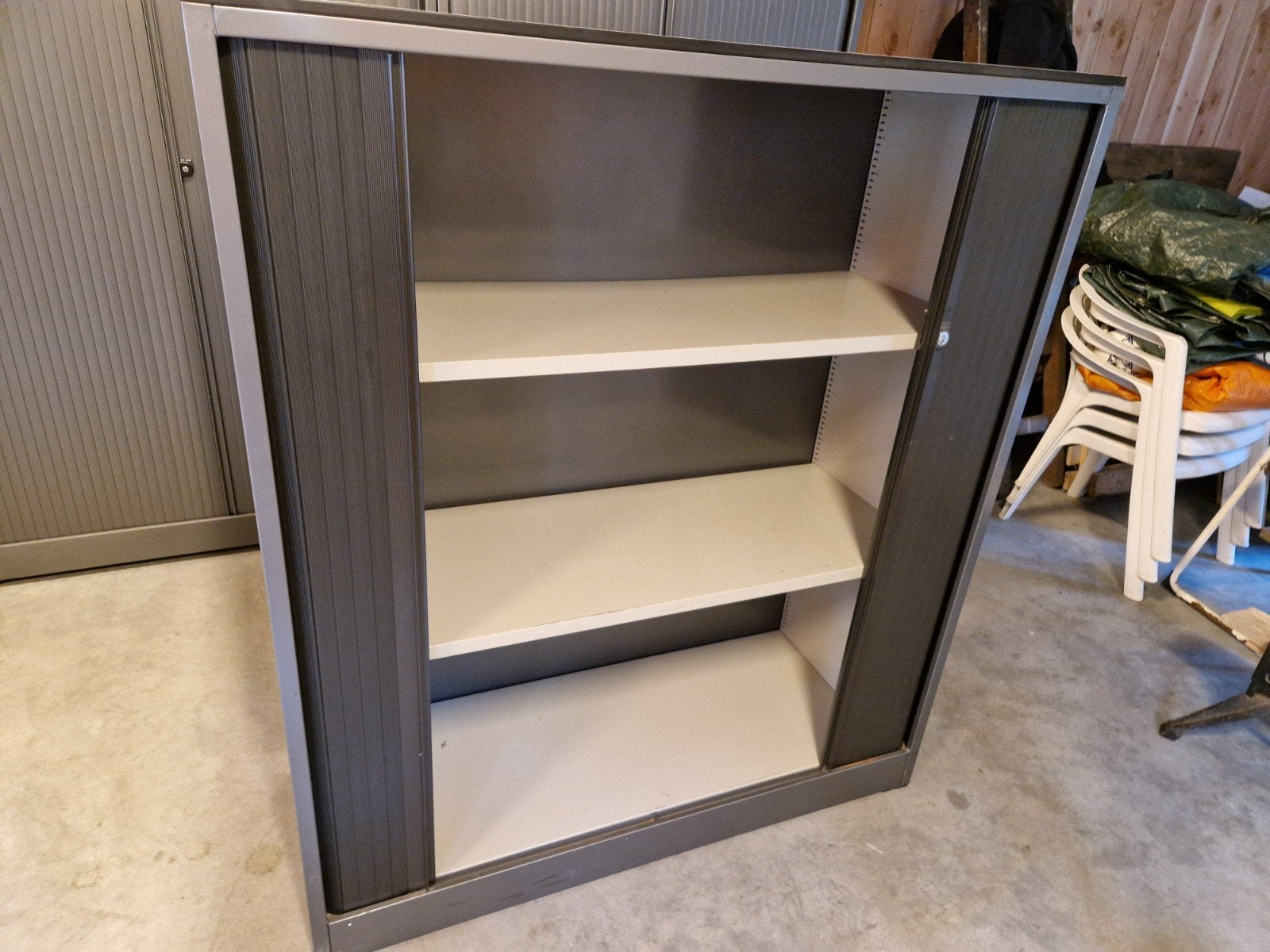 Ahrend roldeurkasten, Gebruikt, 100 tot 150 cm, Ophalen of Verzenden, Met slot