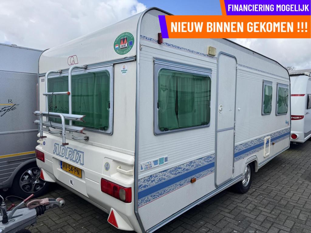 Adria UNICA 502 DU DWARSBED, RONDZIT, VOORTENT, FIETSENDRAG, Serviceluik, Rondzit, Bedrijf, 750 - 1000 kg