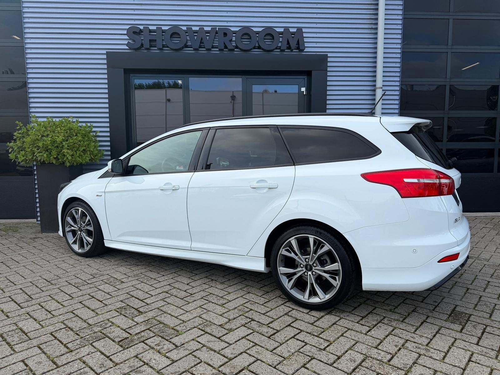 Ford Focus Wagon 1.0 EcoBoost ST Line Business Automaat|STOE, Gebruikt, 715 kg, Wit, 1331 kg