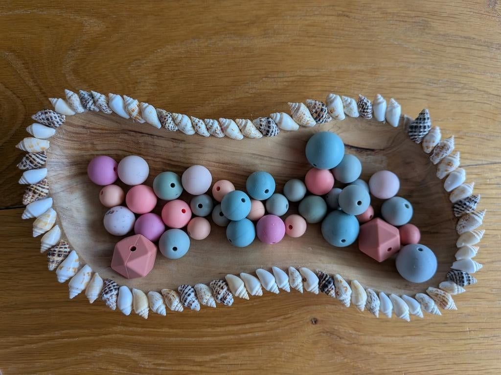 Uitgebreide set siliconen en houten kralen & accessoires, Hobby en Vrije tijd, Kralen en Sieraden maken, Ophalen of Verzenden