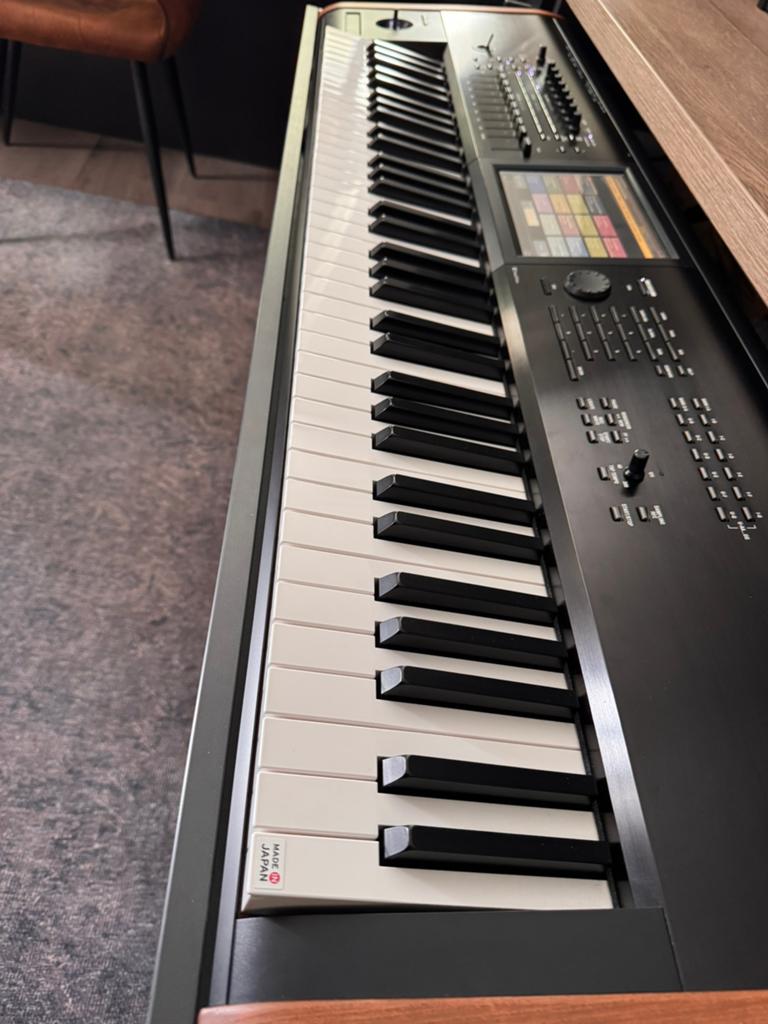 KORG Kronos 2 73 - NU EUR 1499, Muziek en Instrumenten, Keyboards, Ophalen, Korg, Zo goed als nieuw, Aanslaggevoelig