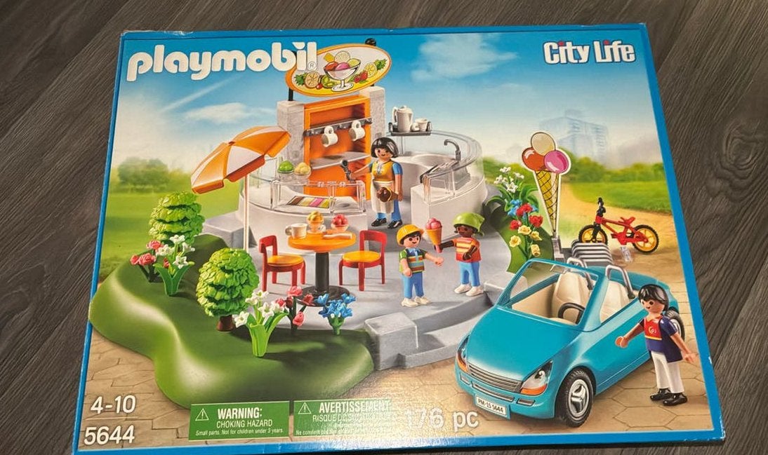 Playmobil City Life IJssalon met auto en figuren (5644), Gebouw, Complete set, Ophalen of Verzenden, Zo goed als nieuw