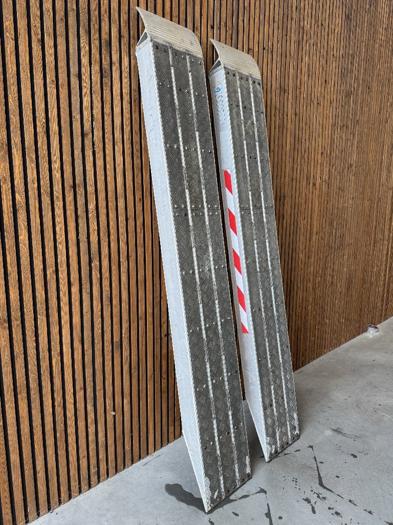 Novio aluminium oprijplaten - draagvermogen 13.200kg, Auto diversen, Ophalen, Zo goed als nieuw
