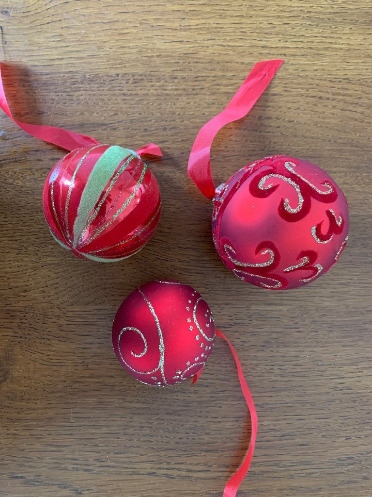 3 Luxe Kerstballen Kleur: Rood als Nieuw, Ophalen of Verzenden, Zo goed als nieuw