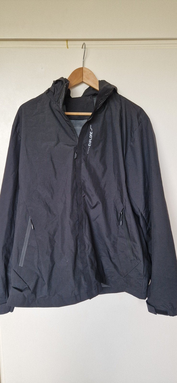 Zwarte 'EXPLORE' jas, maat XL, 100% polyester, Zwart, EXPLORE, Maat 56/58 (XL), Ophalen of Verzenden