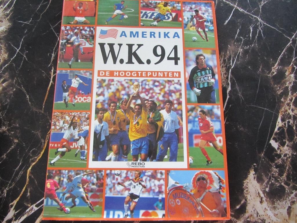 Voetbalboek WK '94, Ophalen of Verzenden, Zo goed als nieuw, Rebo productions, Balsport