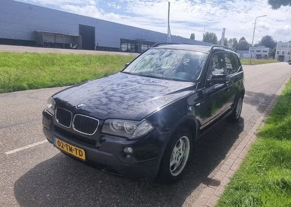 BMW X3 2.0i | Trekhaak | 199.320 km | Nette SUV, Auto's, BMW, 1995 cc, 4 cilinders, Zwart, Vierwielaandrijving