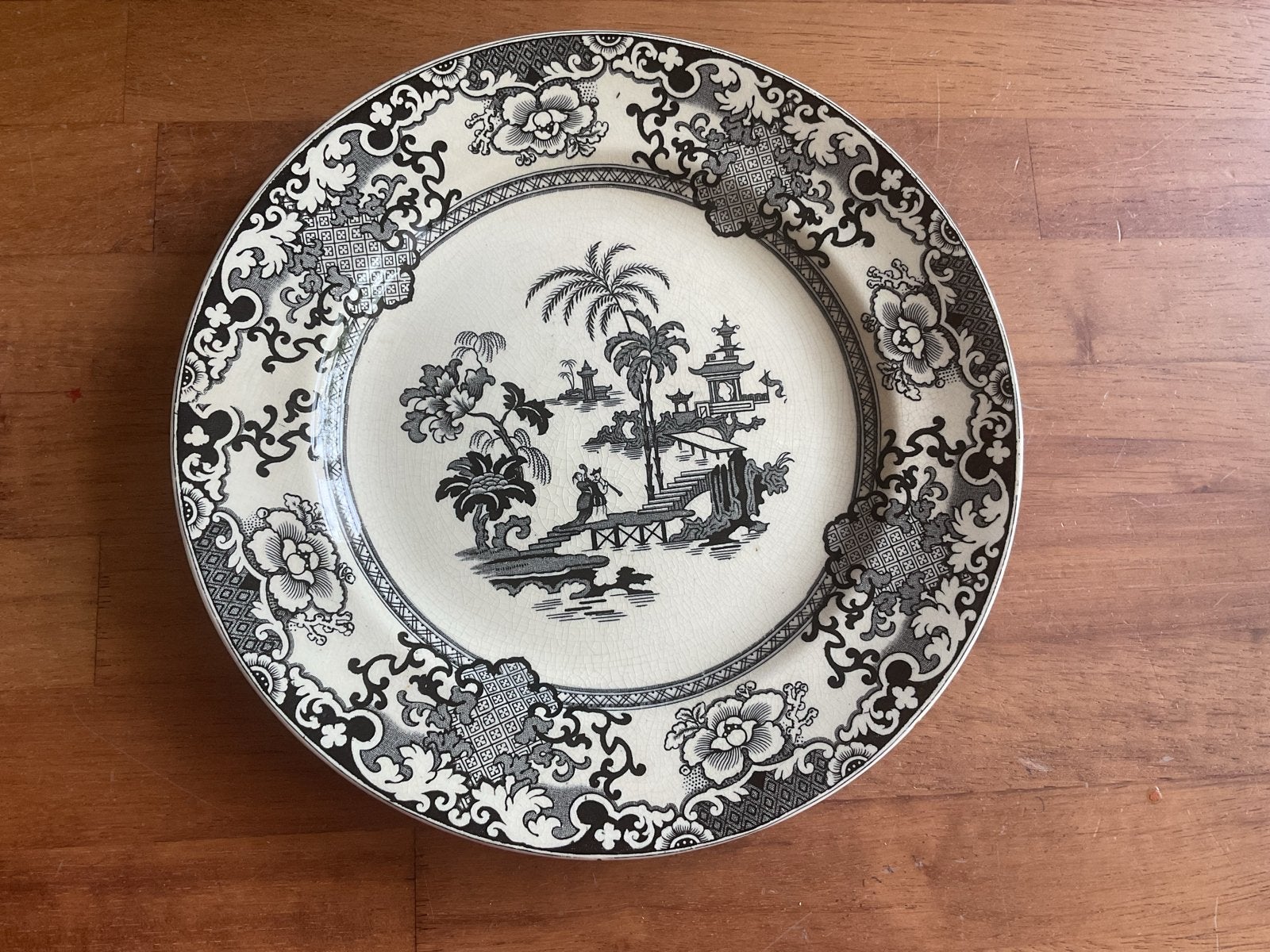 Antiek T. Hughes & Son Shapoo bord, zwart-wit decor, Ophalen of Verzenden