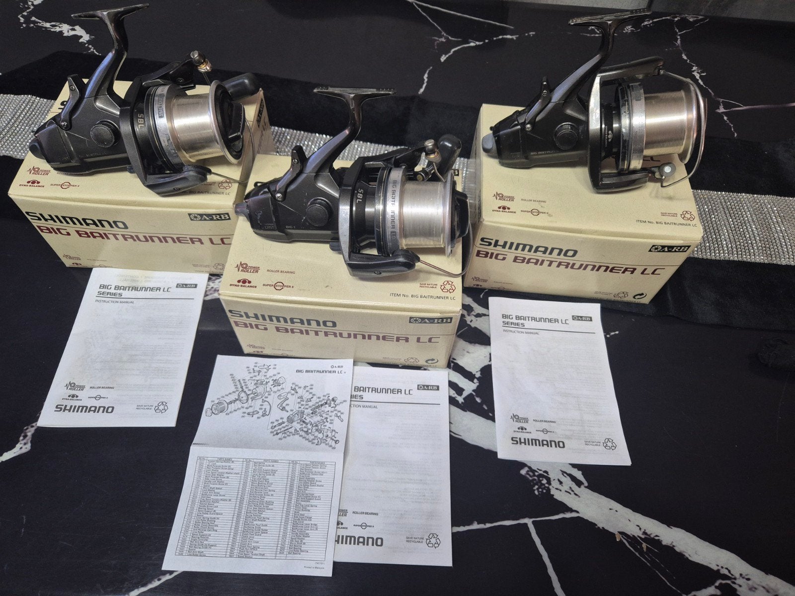 3x Shimano Big Baitrunner LC Molens, Ophalen, Zo goed als nieuw, Molen