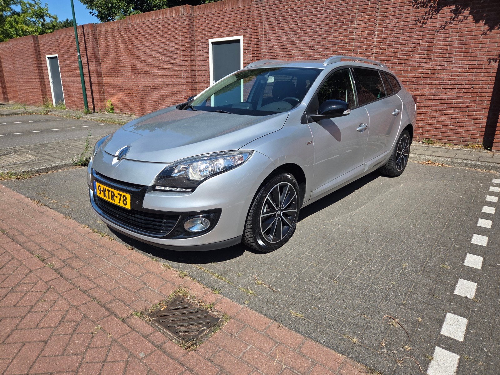 Renault Mégane 1.4 16V TCE 96KW Estate 2013 Grijs, Voorwielaandrijving, Navigatiesysteem, Zwart, 4 cilinders