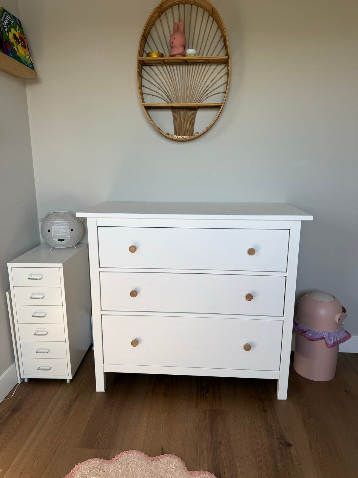 Witte Ikea Hemnes ladekast met 3 laden en houten knoppen, Ophalen, Gebruikt, 100 tot 150 cm, 3 of 4 laden