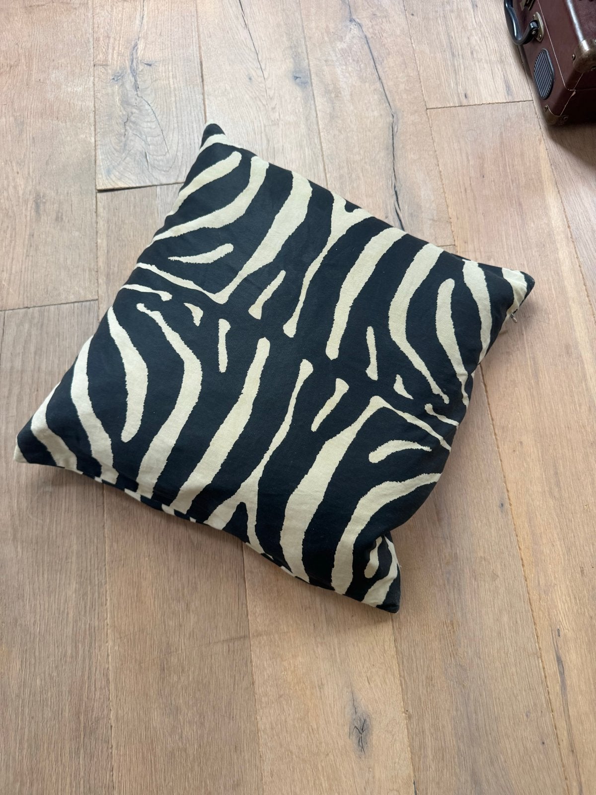 Zwart-beige sierkussen met zebraprint, Ophalen, Overige merken, Meerkleurig, Met print