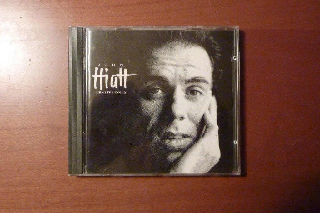 John Hiatt - Bring The Family, Cd's en Dvd's, Gebruikt, Blues Rock, Ophalen of Verzenden, Album