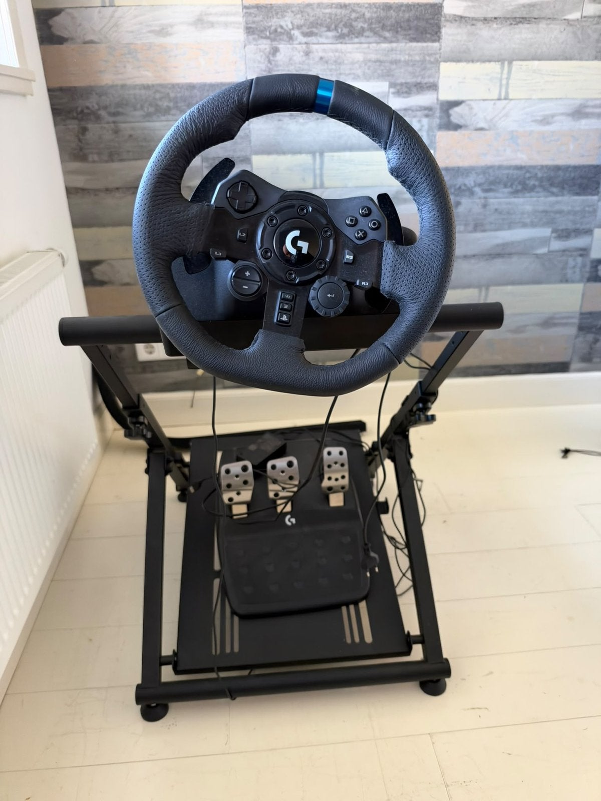 Logitech G923 TRUEFORCE racestuur + pedalen + racestandaard, Ophalen of Verzenden, Zo goed als nieuw, Stuurtje of Sportattribuut