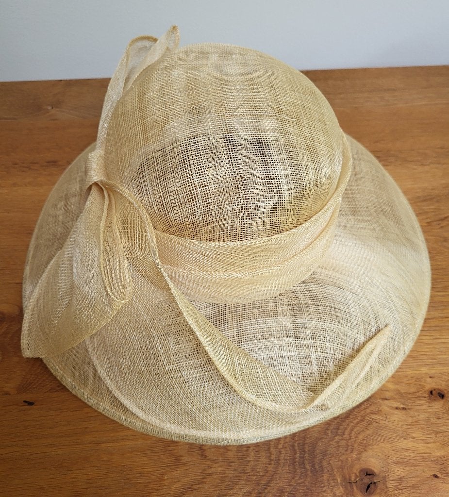 Mooie hoed, 1 keer kort gedragen, Kleding | Dames, Hoeden en Petten, Ophalen, Zo goed als nieuw, 56 of 57 cm (M, 7 of 7⅛ inch)