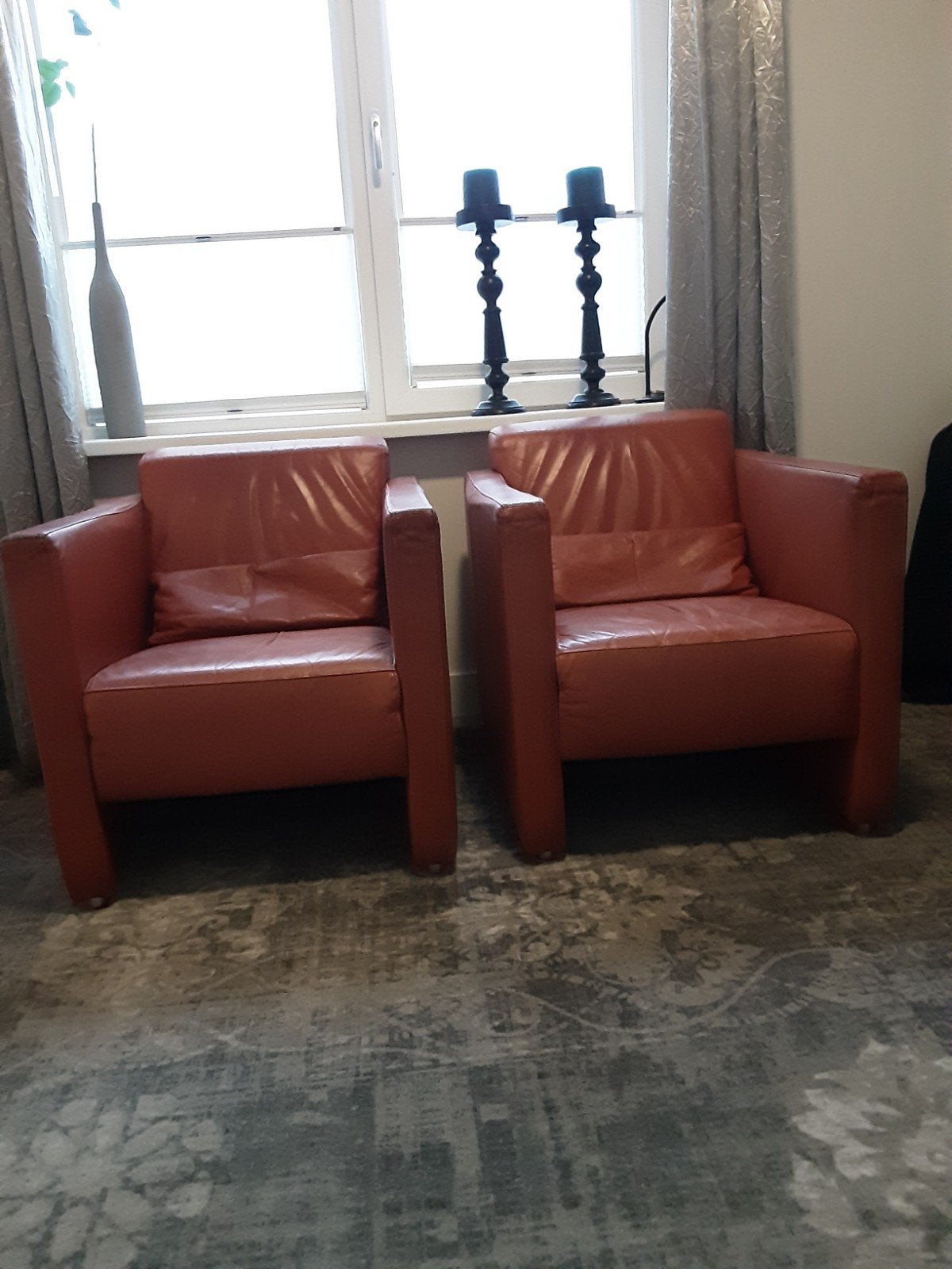 Twee tomatenrode fauteuils van merk Touche, Ophalen, Gebruikt, Twee, Leer