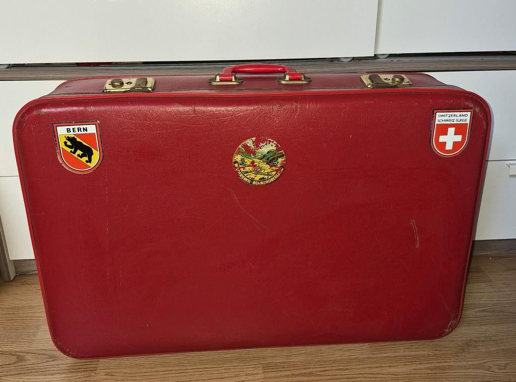 Antieke koffer met originele bekleding, Sieraden, Tassen en Uiterlijk, Koffers, Ophalen, Gebruikt, Hard kunststof, 70 cm of meer