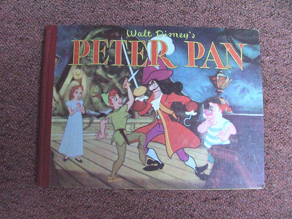 Disney plaatjesboek Peter Pan, Verzamelen, Disney, Gebruikt, Papier, Kaart of Schrift, Peter Pan of Pinokkio, Ophalen of Verzenden