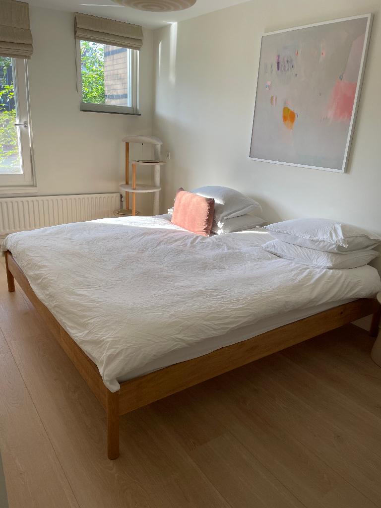 Houten bedframe 200x200, Huis en Inrichting, Slaapkamer | Bedden, Ophalen, Bruin, Danish, Tweepersoons