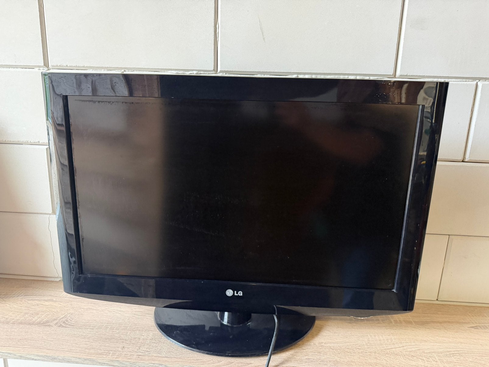 Nette LG 32 inch LCD TV – model 32LH2000, Ophalen, 50 Hz, 80 tot 100 cm, Zo goed als nieuw