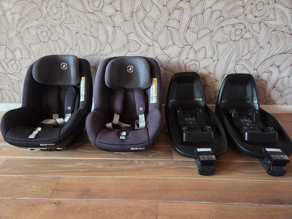 2 x familyfix one i-size en 2 x Maxi Cosi autostoel, Kinderen en Baby's, Tweelingen en Meerlingen, Ophalen, Zo goed als nieuw