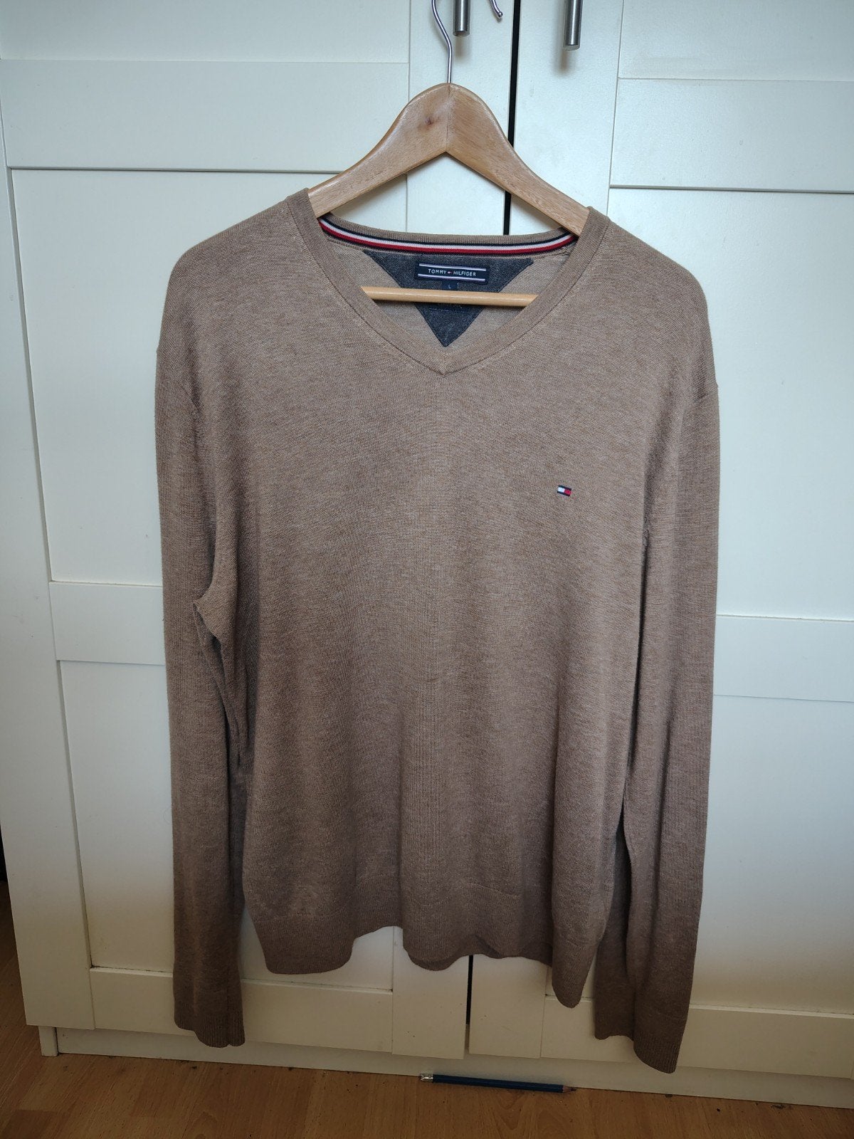 Tommy Hilfiger V-hals Trui - Maat L - Lichtbruin Cotton Silk, Maat 52/54 (L), Bruin, Tommy Hilfiger, Ophalen of Verzenden