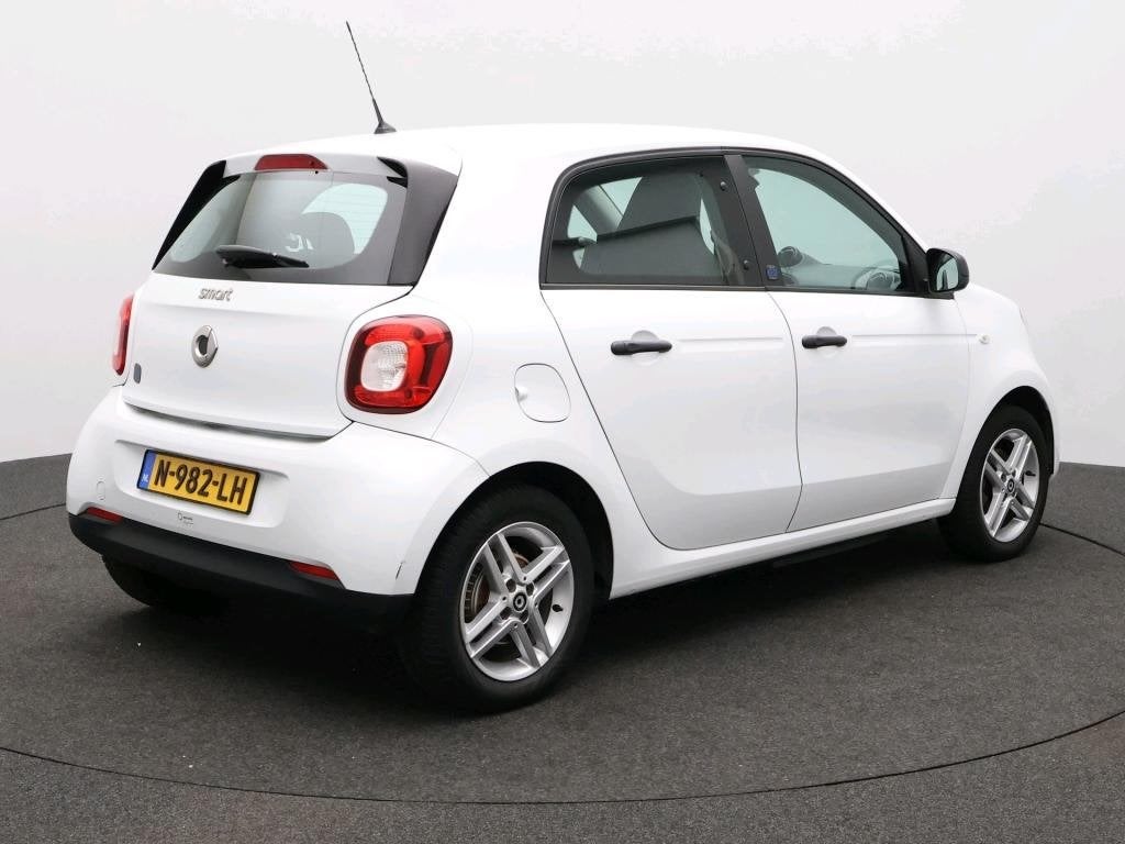 Smart ForFour EQ 18,7kWh | 88% SOH | BTW | APK 11-2027, Auto's, Automaat, Achterwielaandrijving, 43 €/maand, Wit