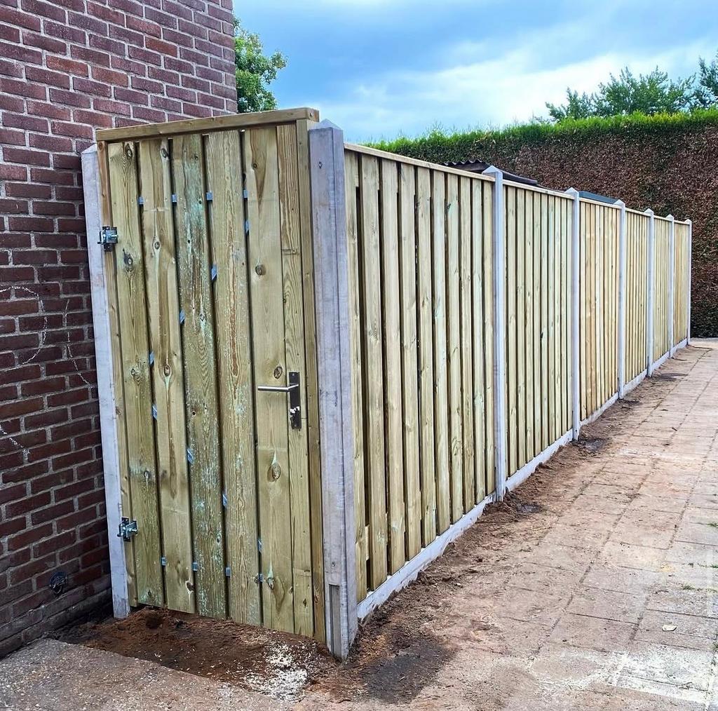 Alleen vandaag: Complete schutting inclusief alles €59.99, Tuin en Terras, 6 meter of meer, Ophalen of Verzenden, Hout, 1 tot 2 meter