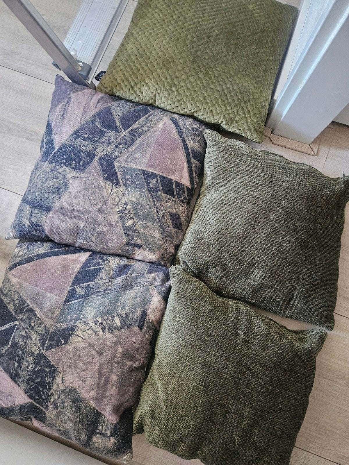 Set van 5 kussens: 2 met print, 3 effen groen, Ophalen, Overige merken, Gebruikt, Meerkleurig