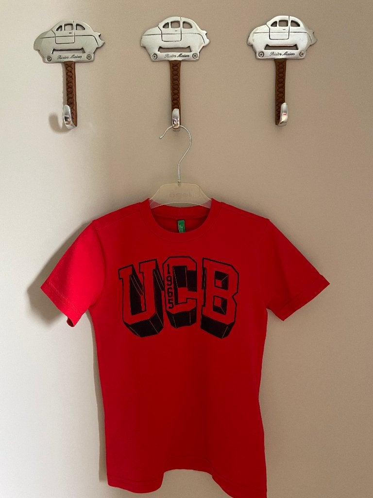 Shirt rood maat 122 Benetton, Kinderen en Baby's, Kinderkleding | Maat 122, Ophalen, Zo goed als nieuw, Shirt of Longsleeve, Jongen