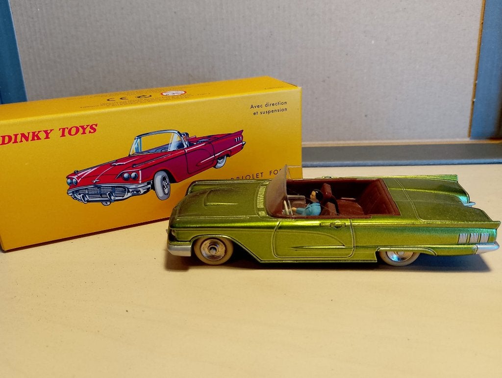 Dinky Toys nr. 555 Cabriolet Ford Thunderbird, Ophalen, Zo goed als nieuw, Auto, Dinky Toys