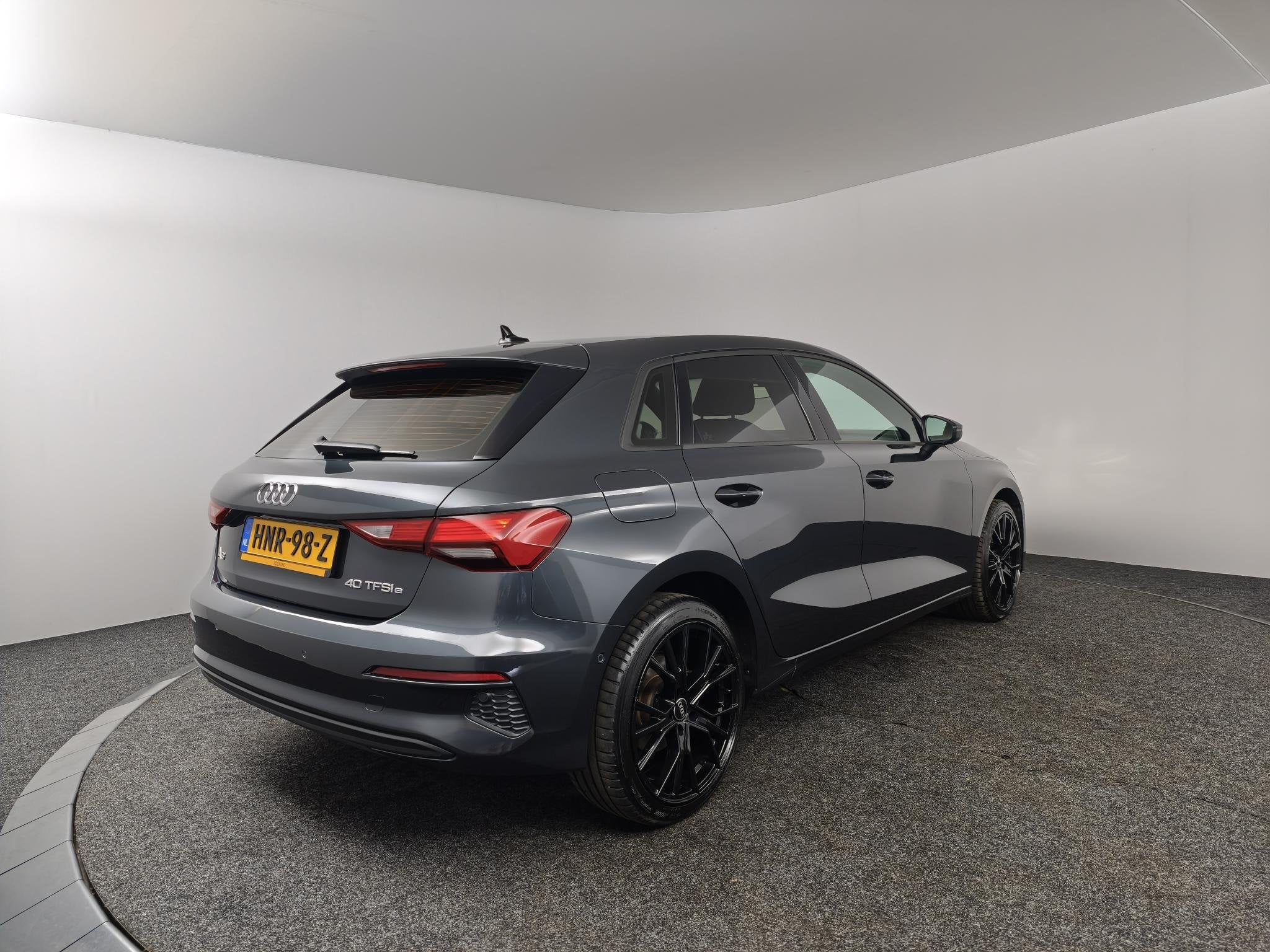 Audi A3 Sportback 40 TFSI e Edition | Leder | Stoelverwarmin, Auto's, Gebruikt, 4 cilinders, 1535 kg, 13 kWh